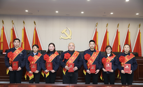 關(guān)于表彰2020年度先進(jìn)集體、先進(jìn)個(gè)人的決定