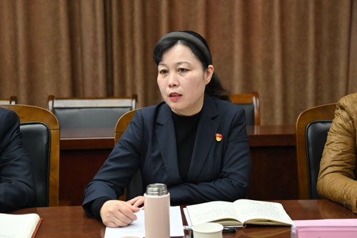 洛陽公交集團(tuán)召開黨風(fēng)廉政建設(shè)暨家風(fēng)座談會(huì)02.JPG